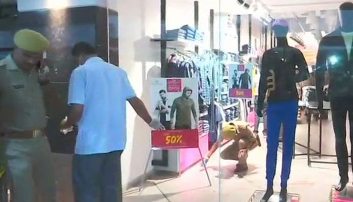 Two killed in clash over discount at Varanasi mall