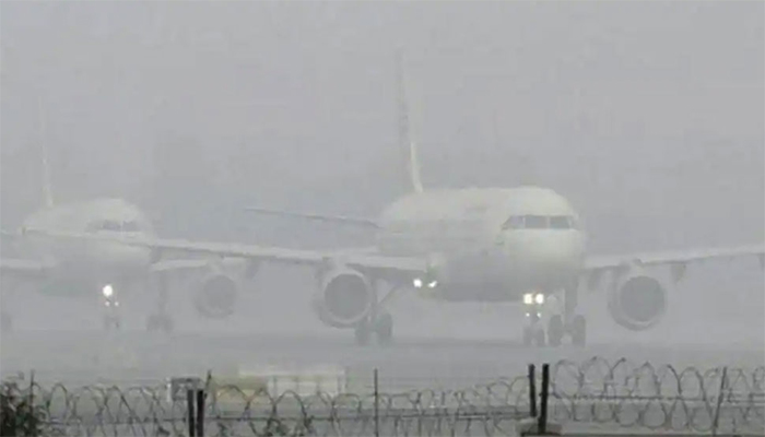 North India Reels Under Cold Wave, Fog Disrupts Flights at Delhi Airport