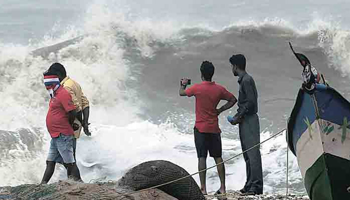 High Alert In TN, Andhra Pradesh Following Cyclone Forecast