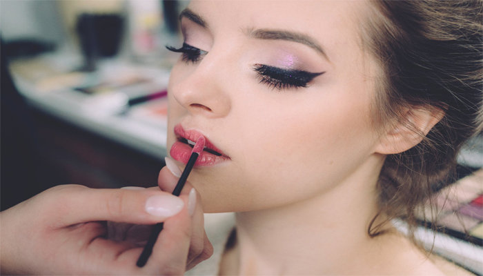 5 EASY MAKE UP LOOKS FOR NEW YEARS PARTY